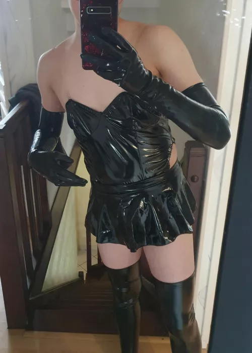 J adore ces gants en latex ^^