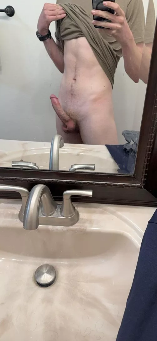 Just a army bro who likes bros  (20) 