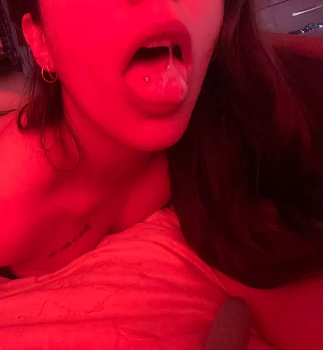 Just a little droopy, but that’s how I keep it fun 😋😈