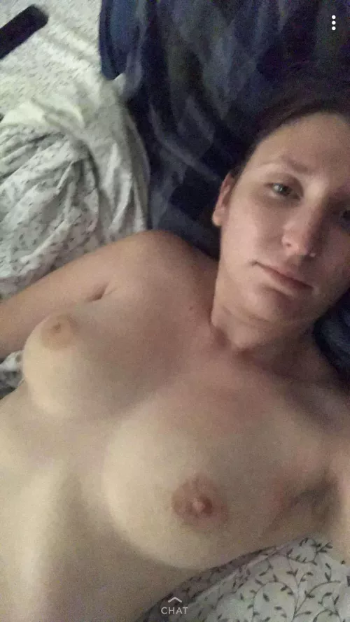 Just laying here wanting to be covered. 32/MIL[F]