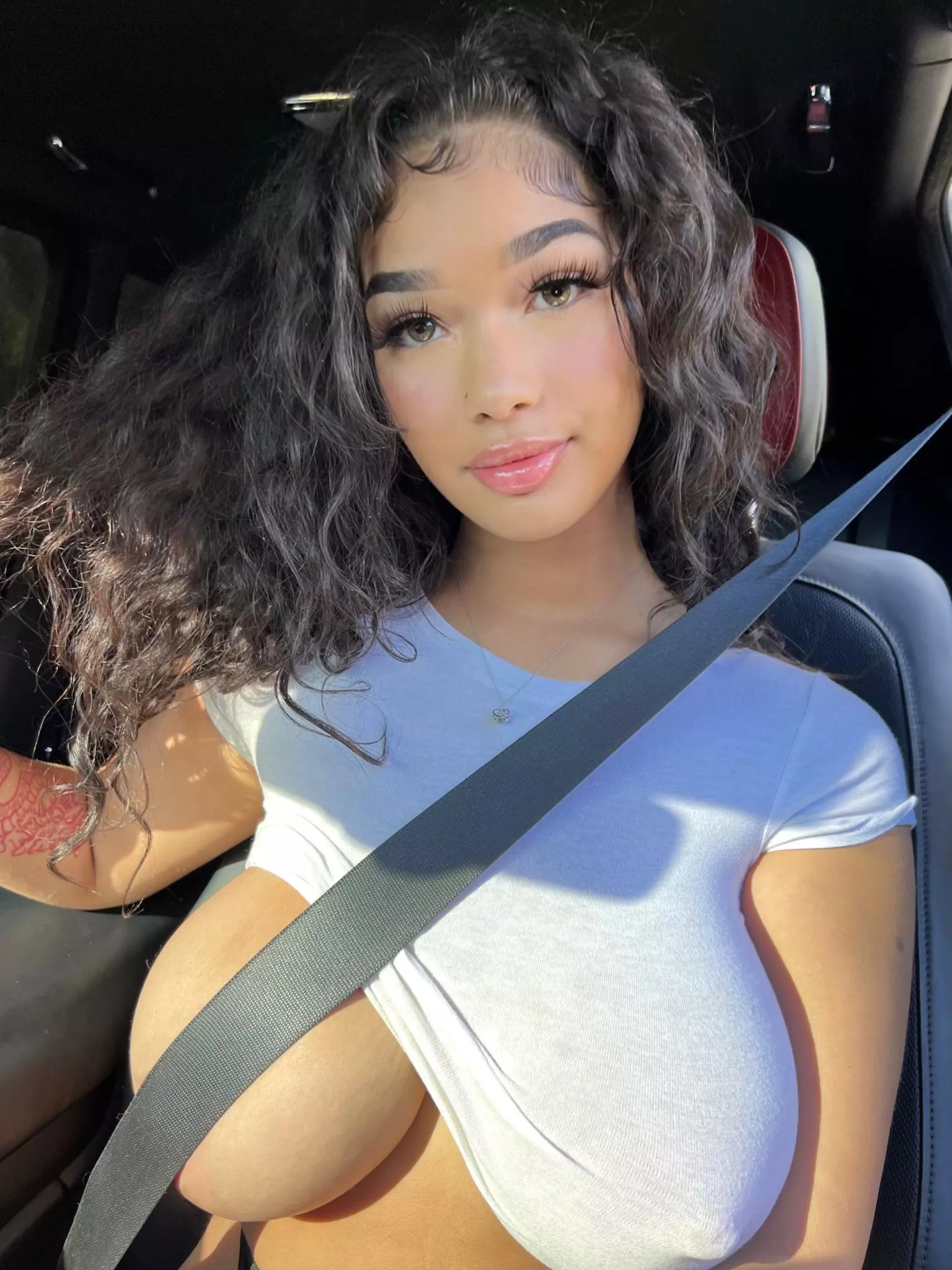 Let me be your fuckdoll for the week 