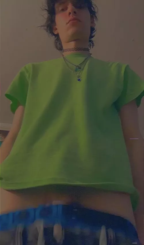 Let me just slide these right down for you 🫢