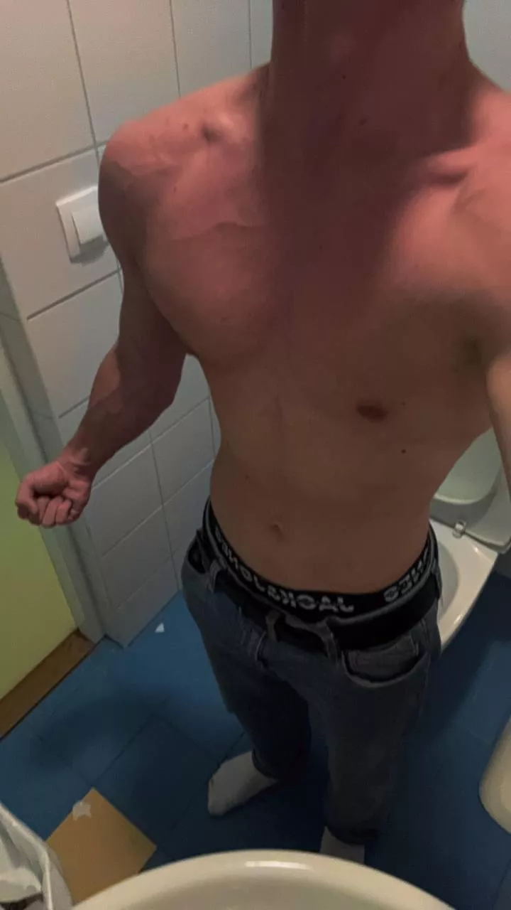 Like that worked out body? 