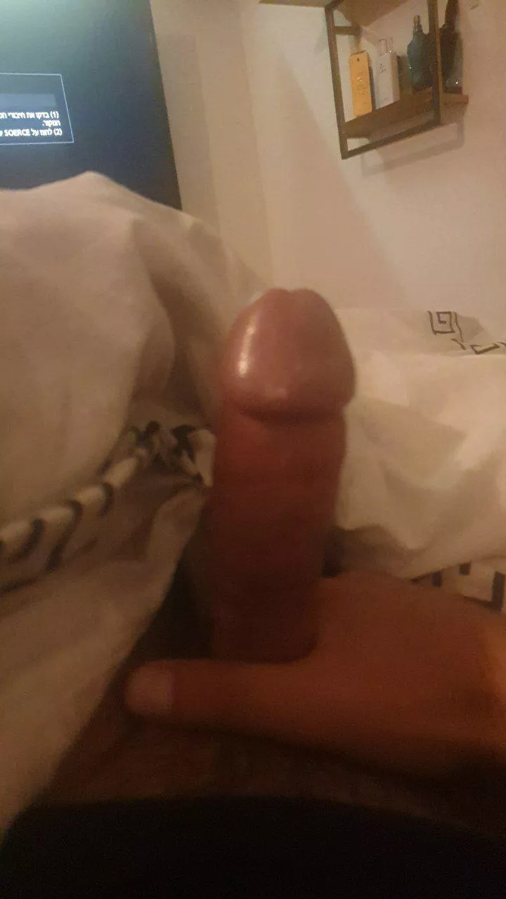 Looking for someone who shits her panties and shows her dirty ass so I can masturbate and cum 🤤