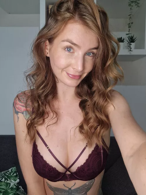 Love this colour lingerie on me! 