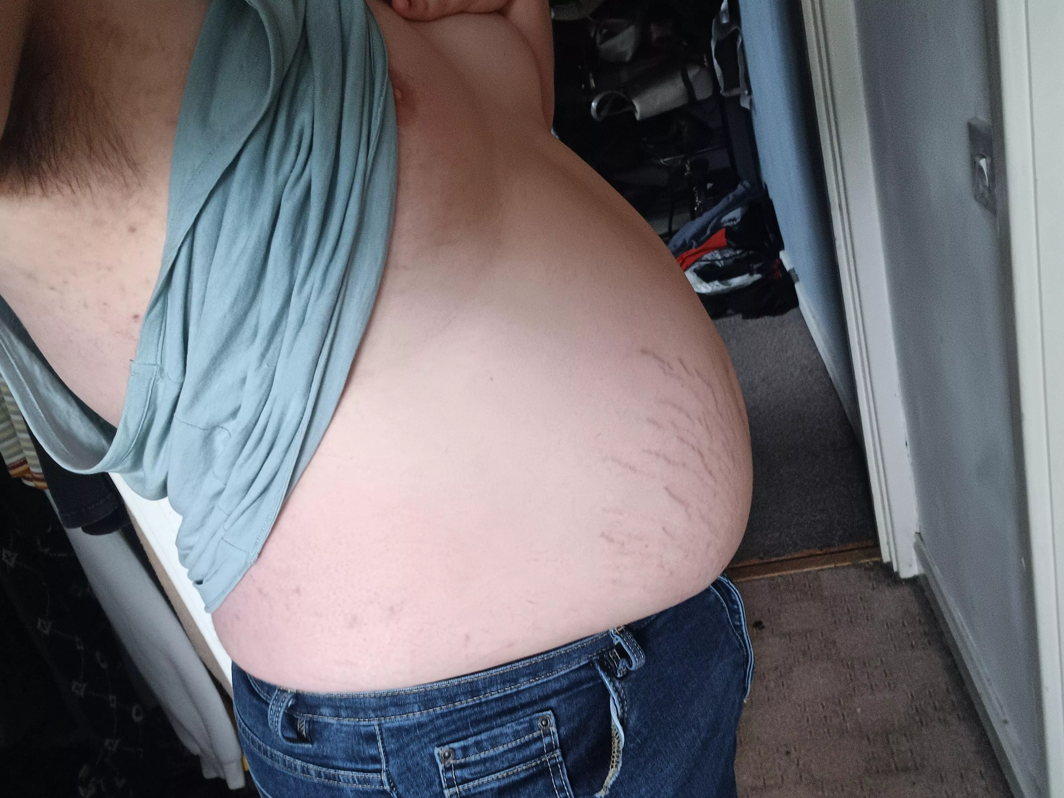 Make sure these jeans don't fit 🐷...(ignore it already spilling over)