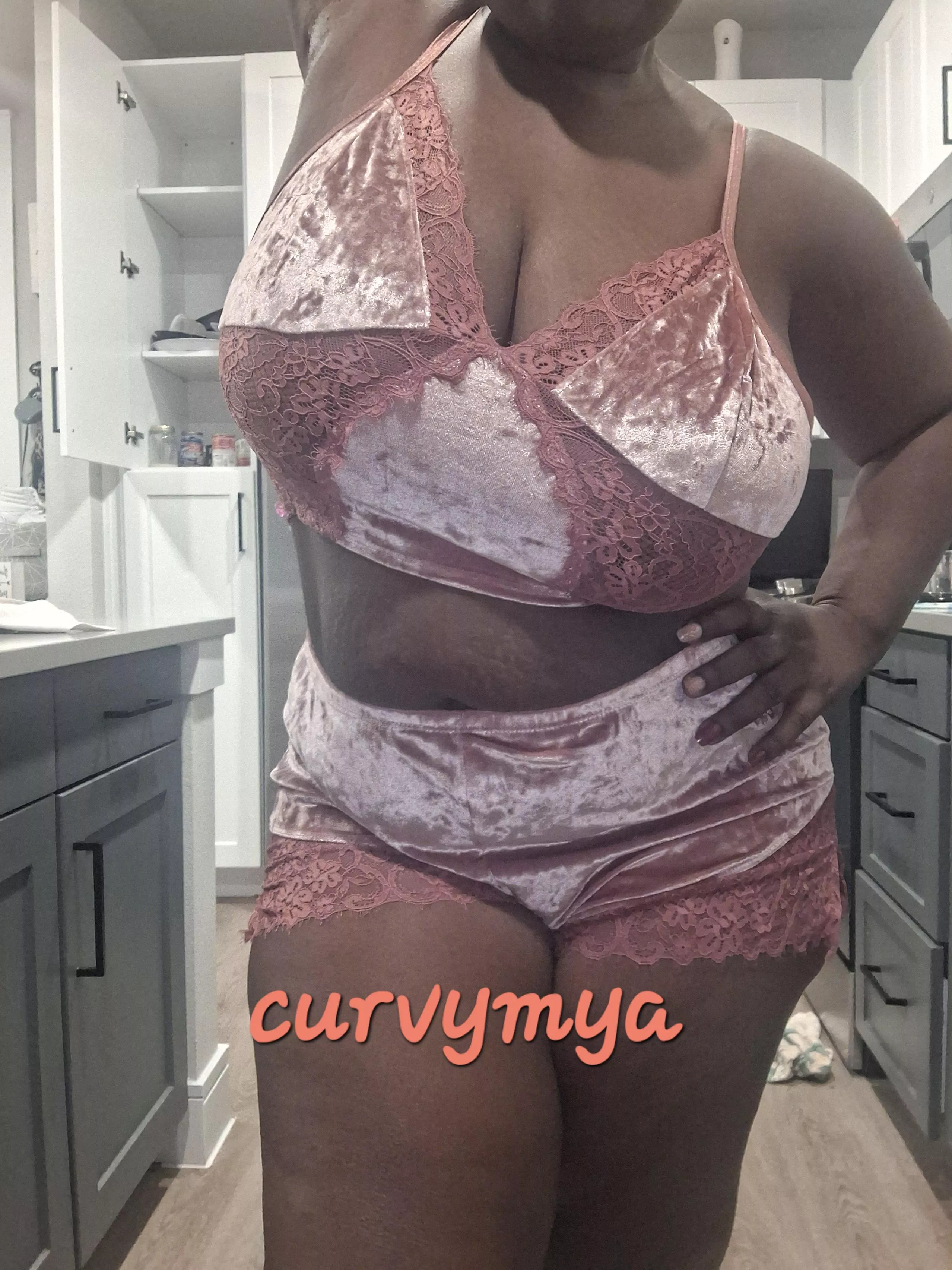 Milf Monday...would you bang this MILF