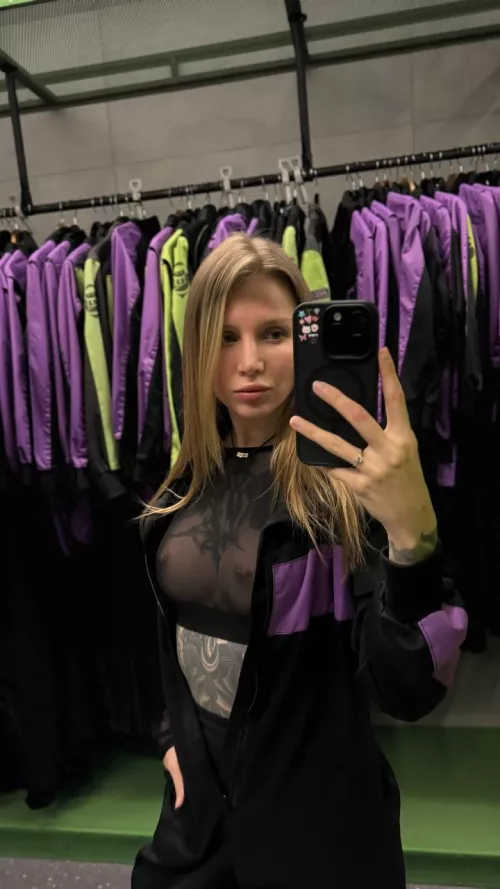 My boobs look sexy in this top
