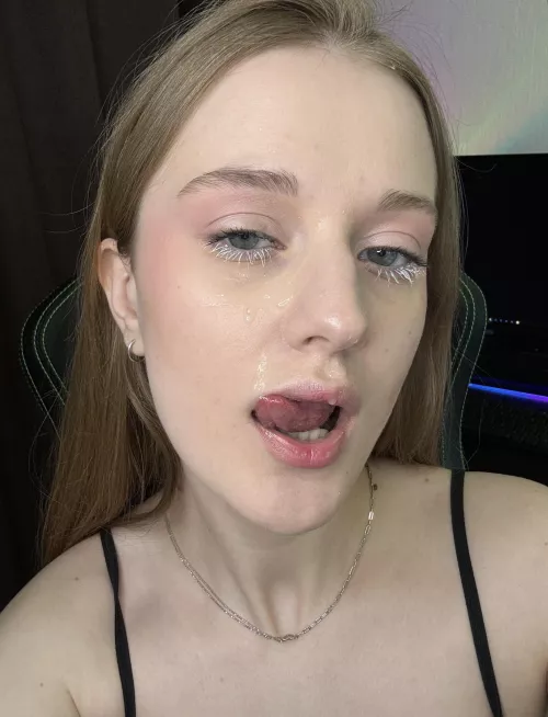 My pretty face is enjoying the cum