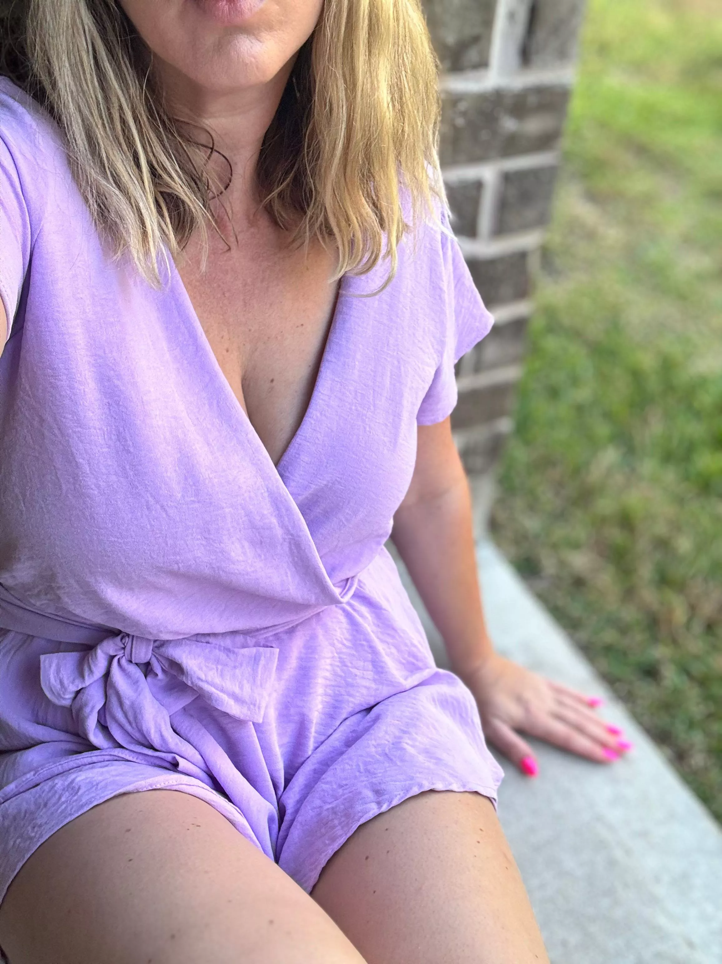 Naughty MILF Nextdoor 😈🔥 Cum over please 😏