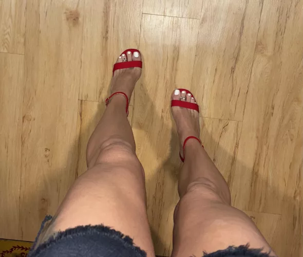 Red and white look so good together 💁🏼‍♀️