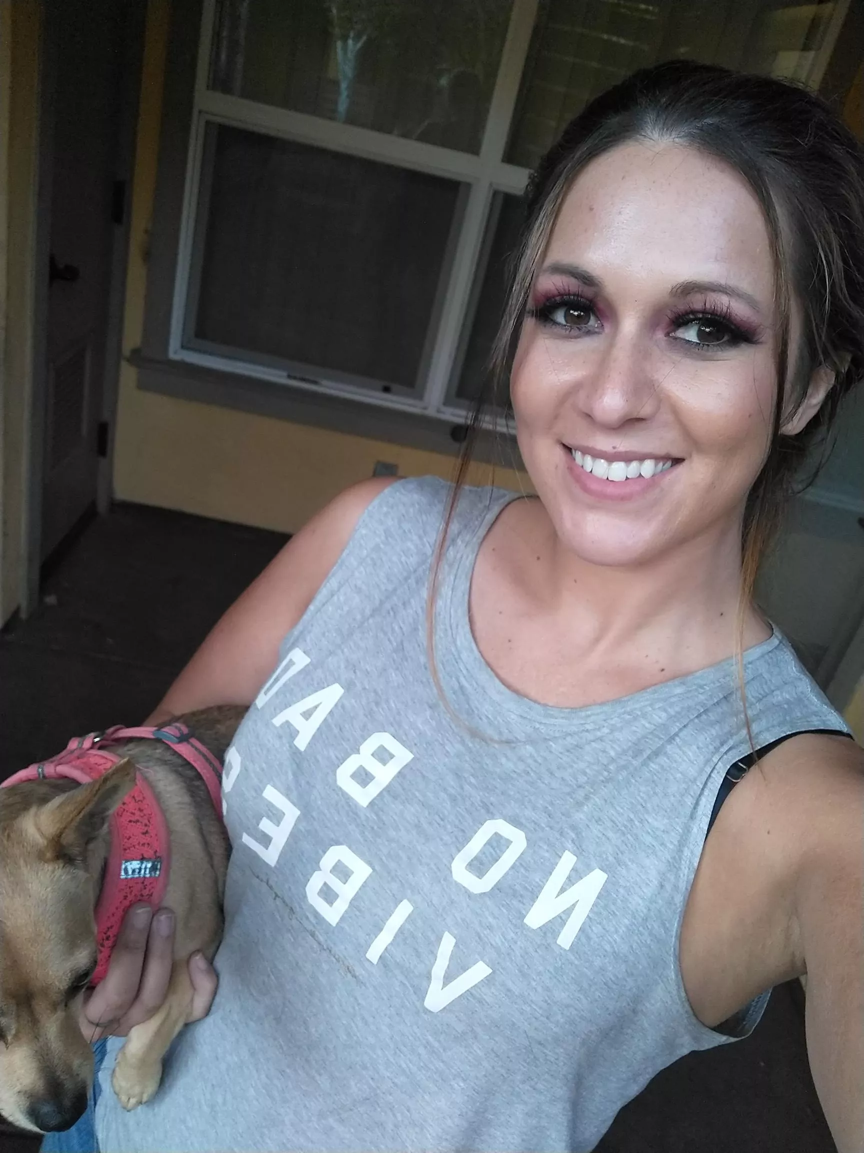 Rockin my No bad Vibes tshirt