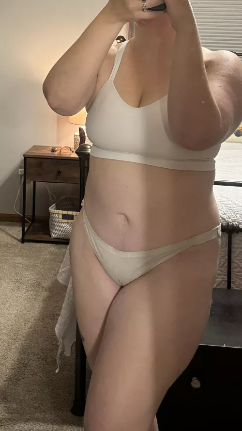 School drop, done. Work for the day, done. House clean, done. That means I get some me time!! 