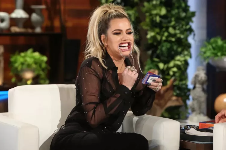 Seeing Khloe Kardashian like this definitely ignited my kink for dental retractors