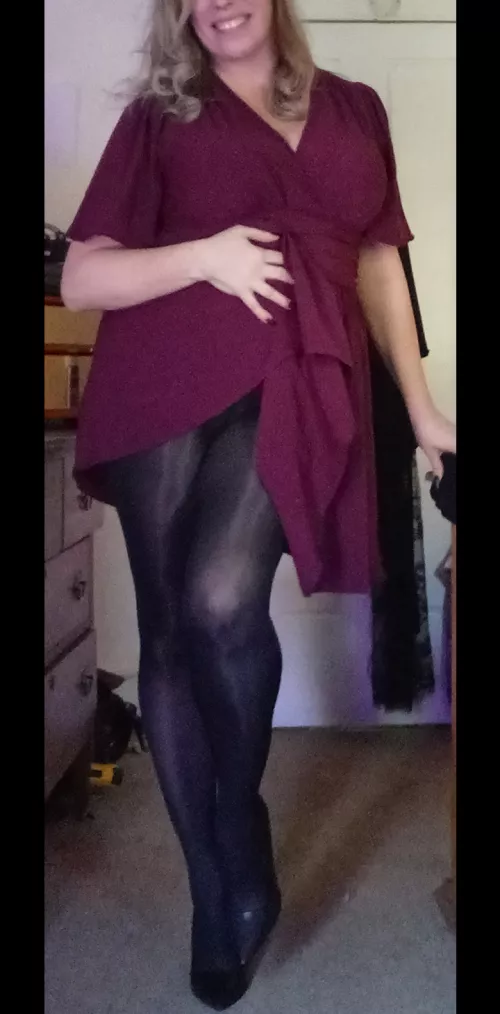 Selling [US] Milf Panties I've got all sorts of panties, products and experiences that I can customize any way you'd like. Fetish Friendly. CA $MommasJingle Venmo @AJ1168 A.G.C.