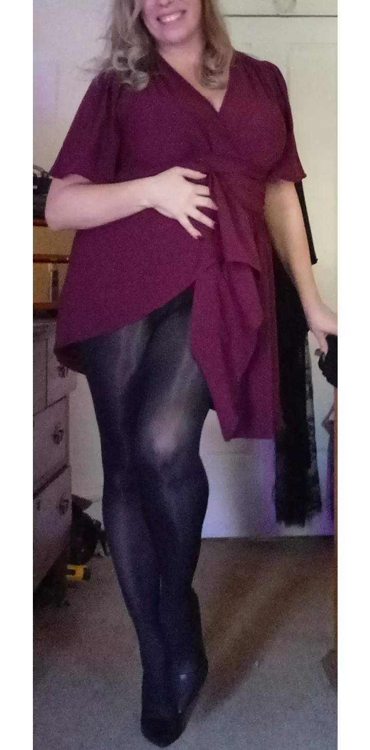 Selling [US] Milf Panties I've got all sorts of panties, products and experiences that I can customize any way you'd like. Fetish Friendly. CA $MommasJingle Venmo @AJ1168 A.G.C.