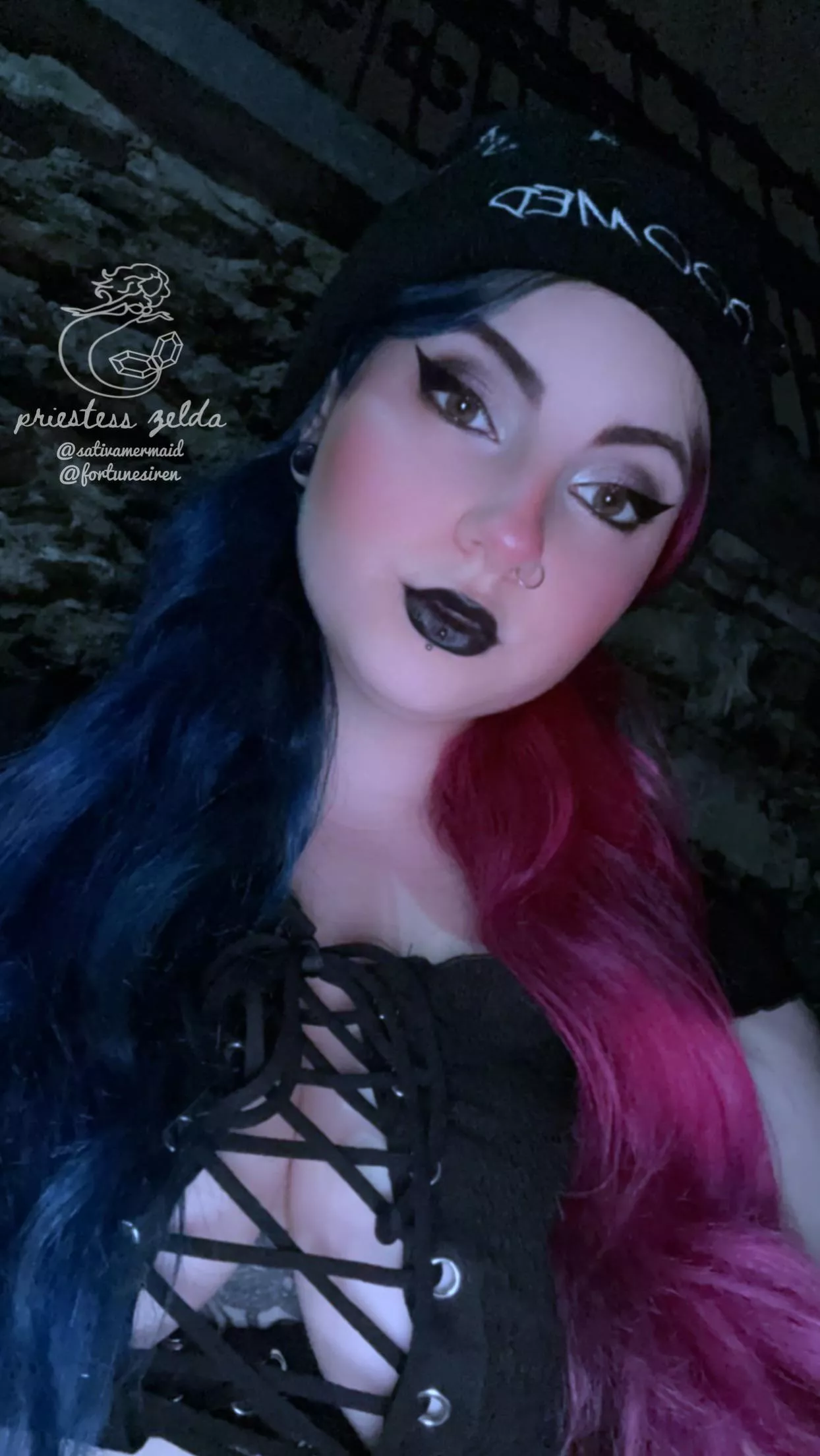 send if my cleavage made you twitch, bitch.