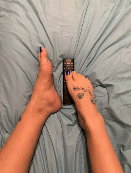 Seriously, if my toes played with your “remote” like this, does that mean I can control you. A little tease from my big toe 🤭💕