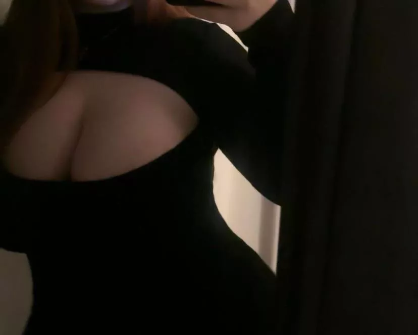 should i wear this out tonight 😵‍💫