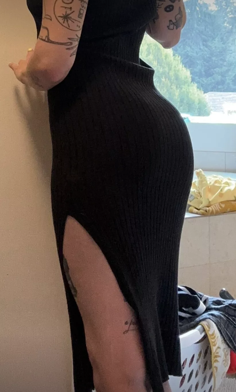 Slender with a booty