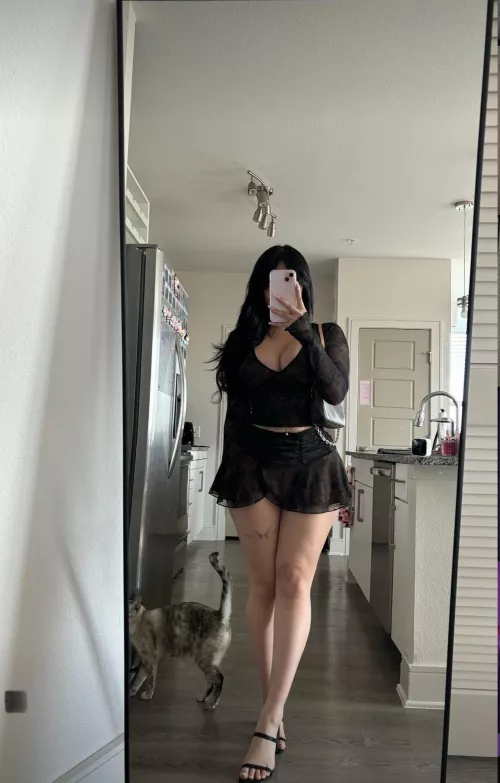 Snowbunny less then an hour til i meet my first bbc ever im gonna pass out arent i?