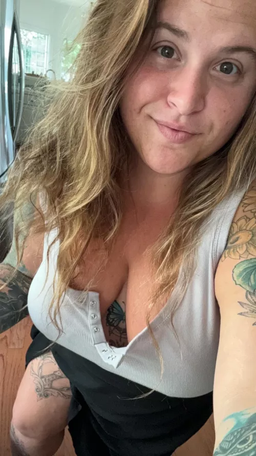 Sunday funday with your favorite BBW covered in tattoos ! 