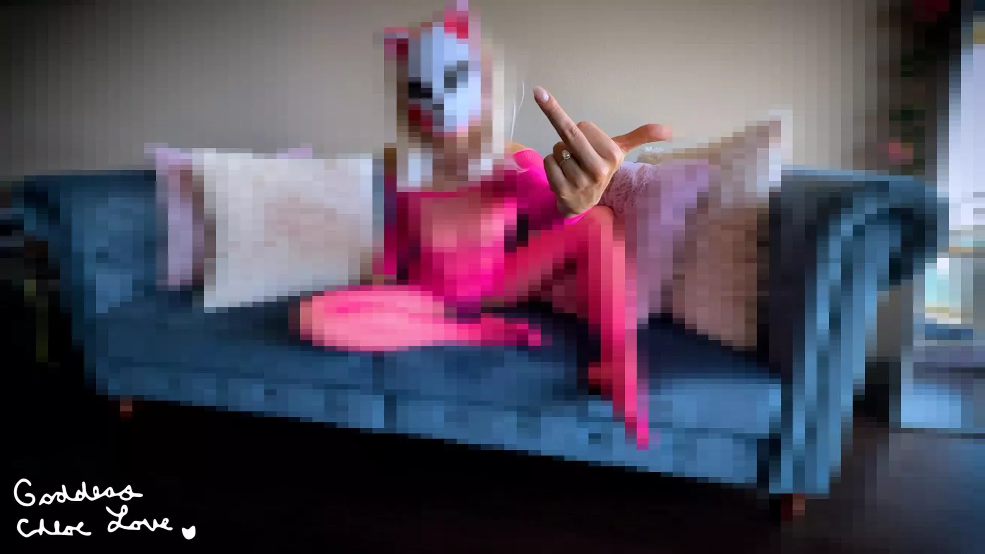 Sunday worship is here, kiss my finger and enjoy my pixels beta.
