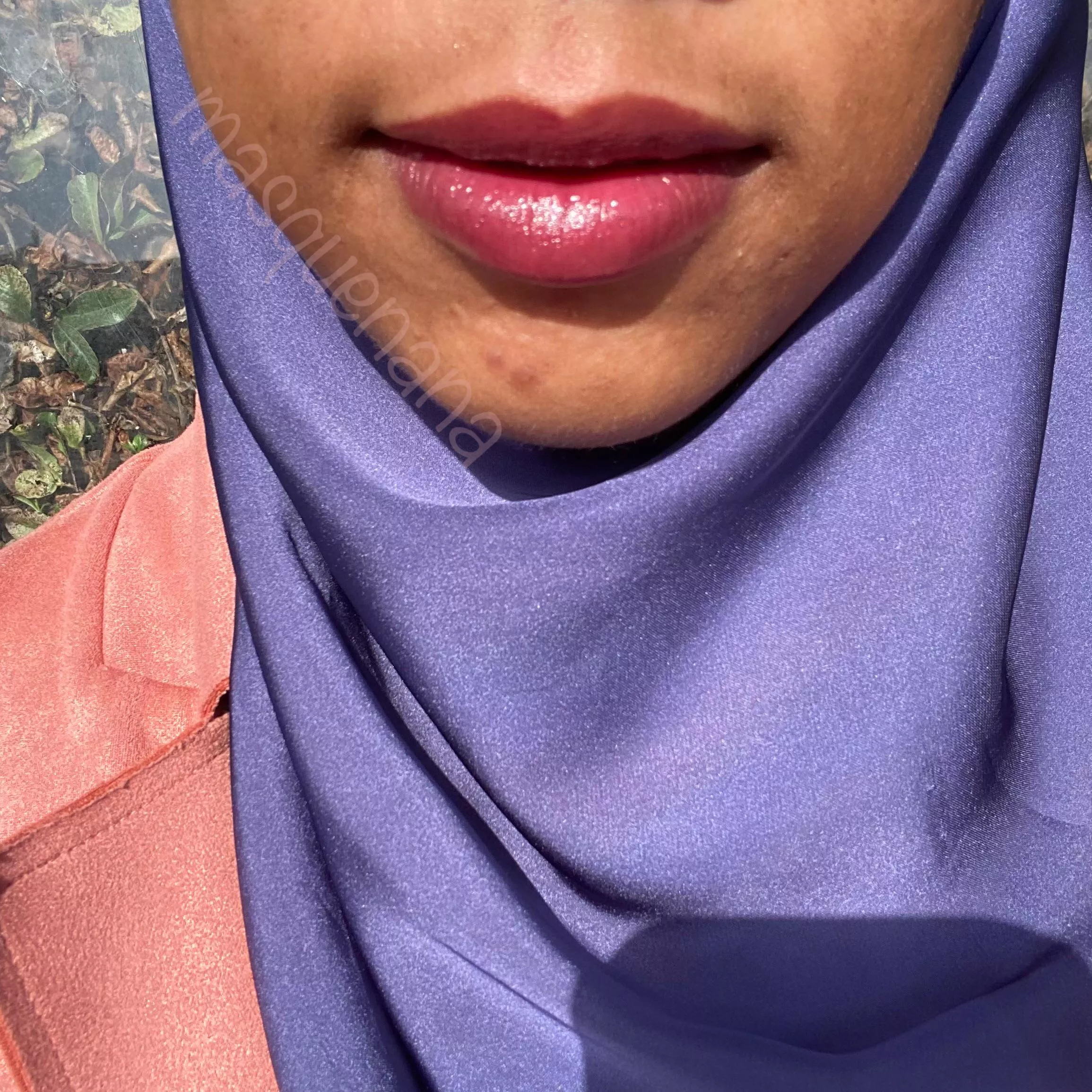 Sun-kissed Lips hit differently 💖
