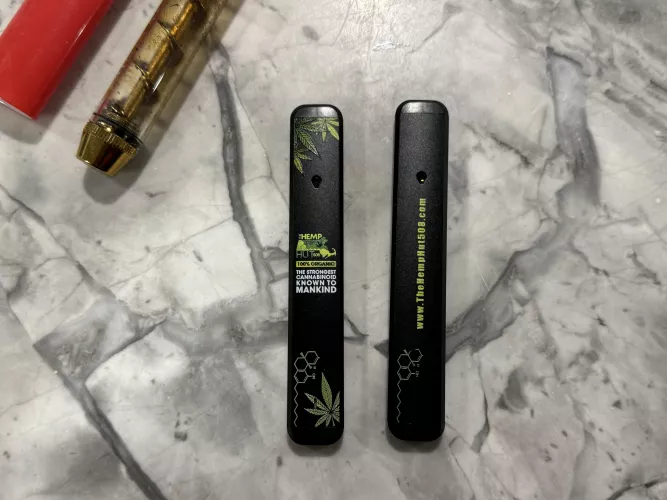 The Eternal Sun☀️90% THCP😳
I swear I just had a conversation with my couch about its feelings on being sat on all day. Spoiler alert: it’s tired of being a “supportive” friend! 😂  The Hemp Hut 508 (HH508) 