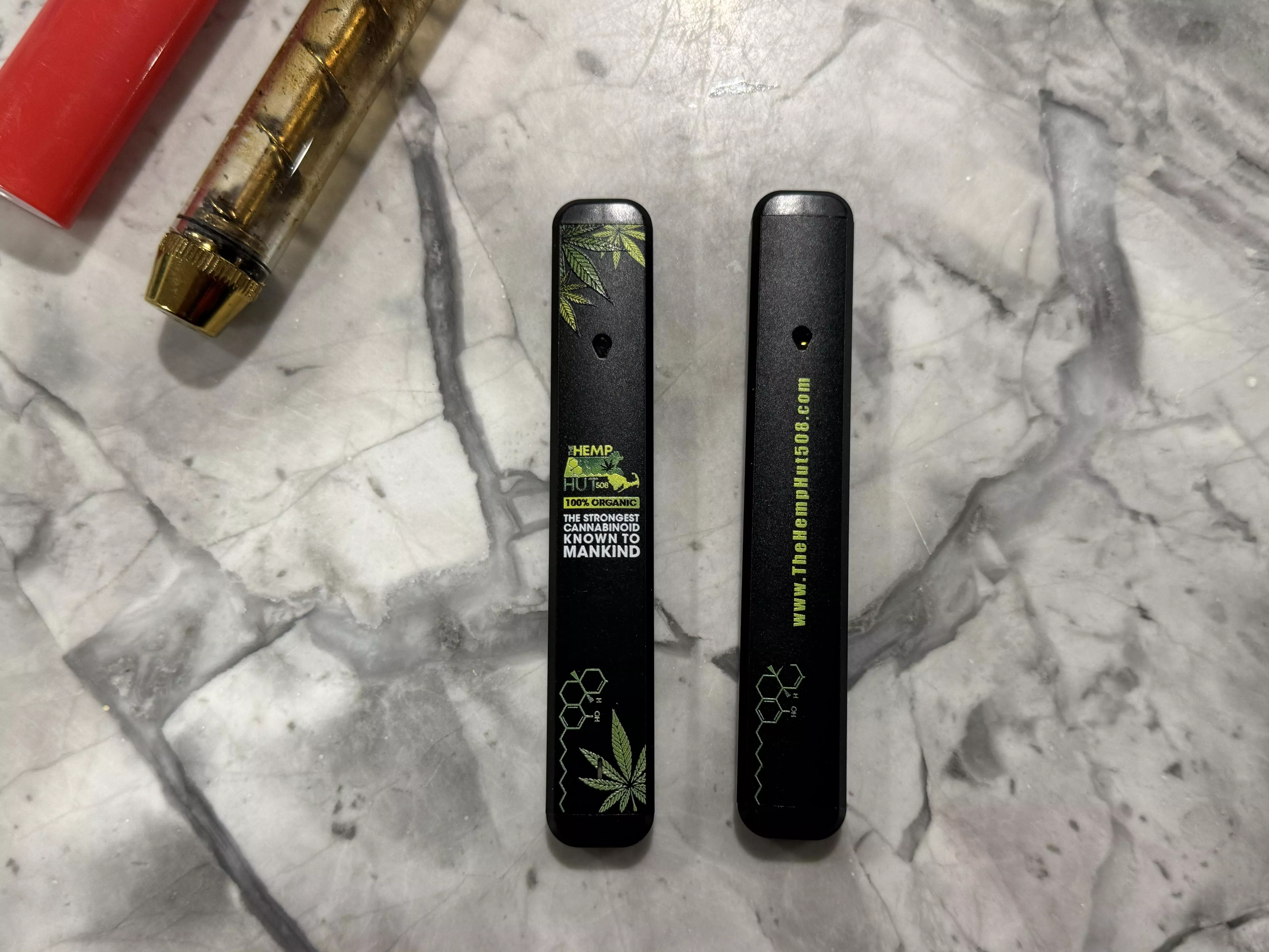 The Eternal Sun☀️90% THCP😳
I swear I just had a conversation with my couch about its feelings on being sat on all day. Spoiler alert: it’s tired of being a “supportive” friend! 😂  The Hemp Hut 508 (HH508) 