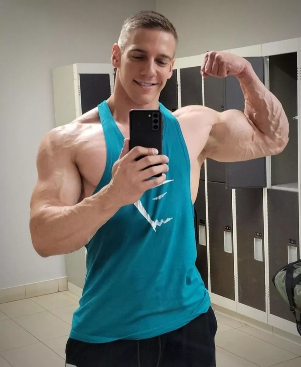 The pump is insane 💪🏼😳