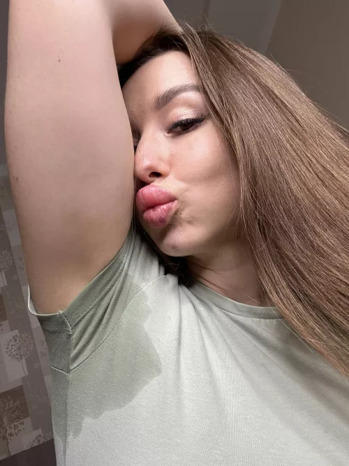 The smell of my sweaty armpits drives many people crazy