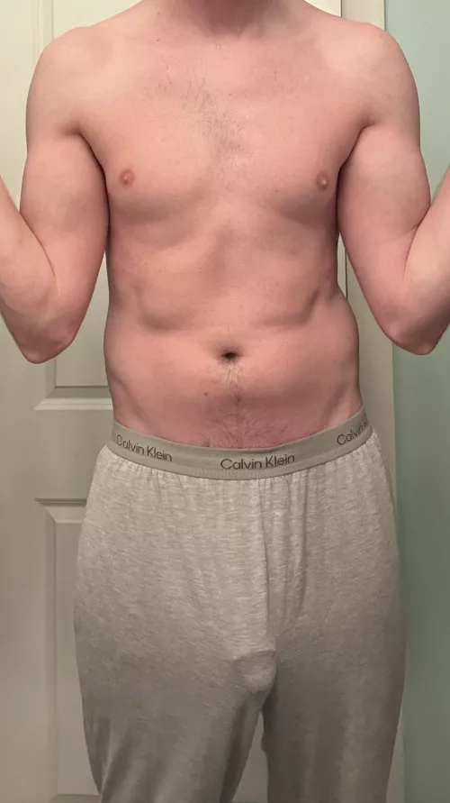 These grey sweats leave little to the imagination. 