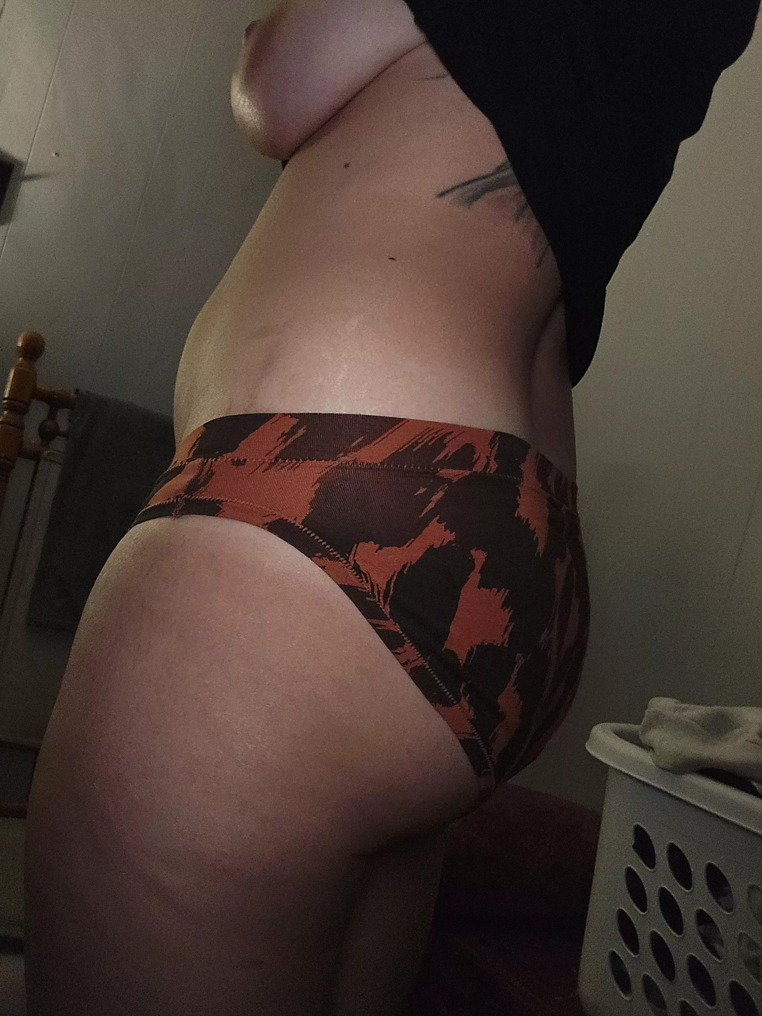 Thick in all the right places... wouldn't you agree 😏