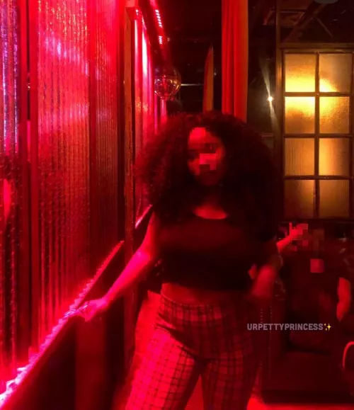 think I wanna go to NY again this weekend….which lucky simp wants to deliver a proper introduction & reimburse my hotel 🖤