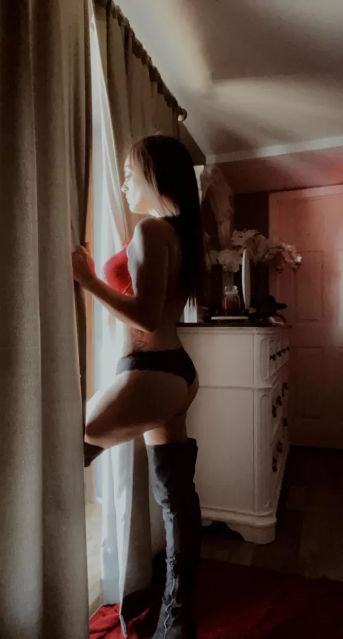 This baby girl is in need of you, don’t leave me waiting 😈 