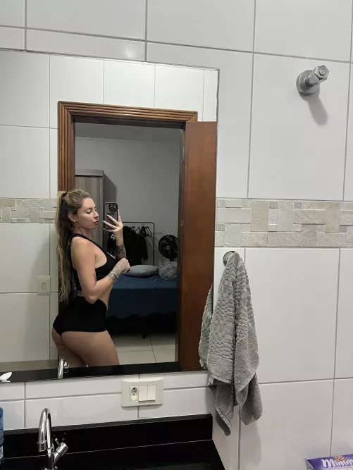 this booty need a spank