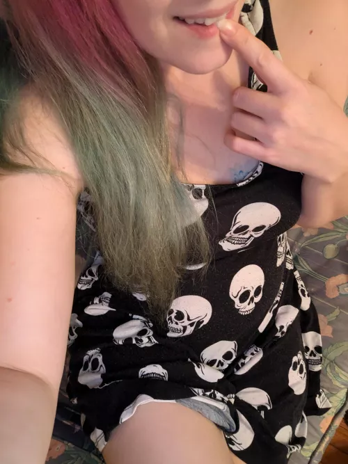 This dress has POCKETS!!