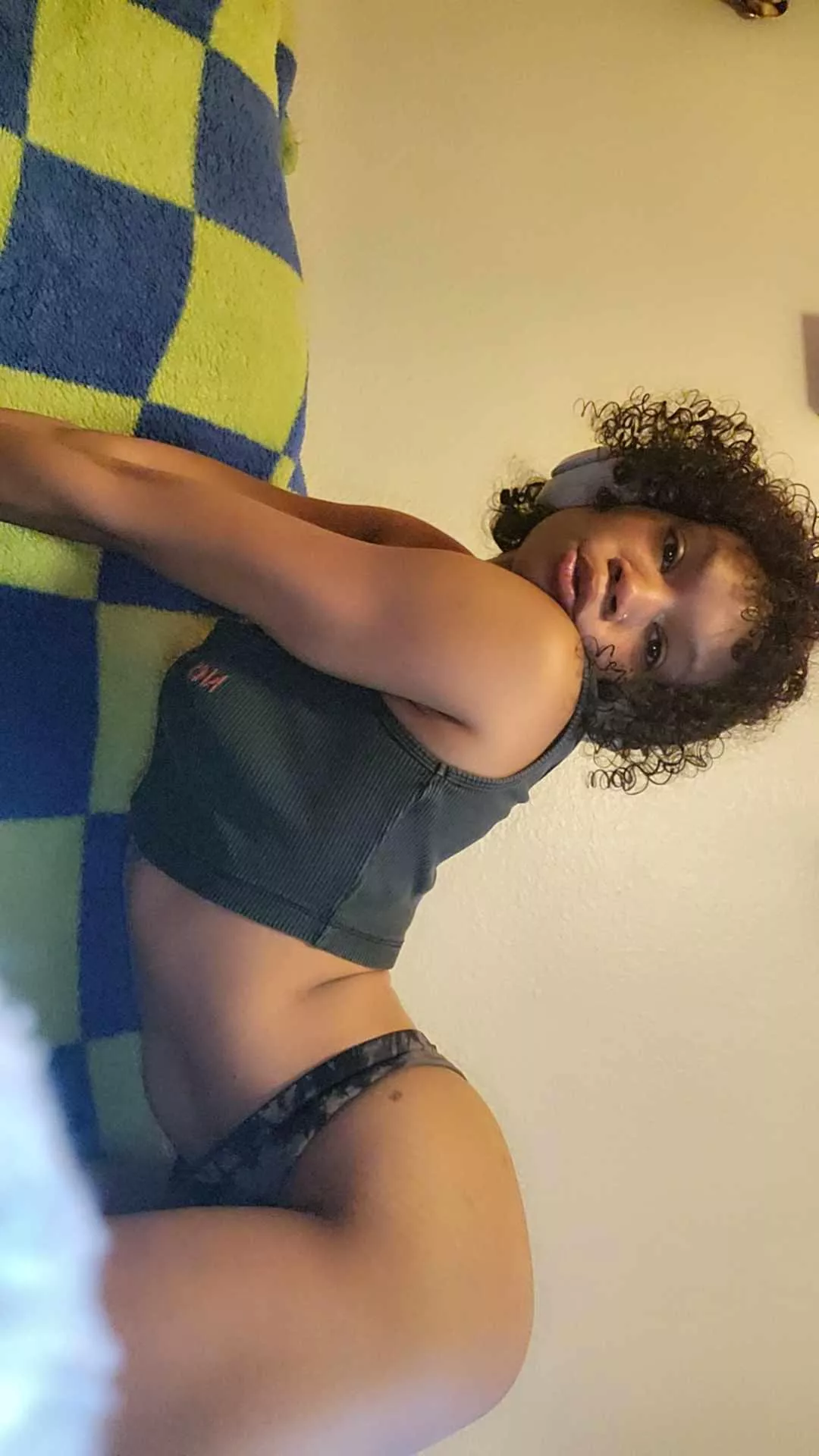 This kitten is ready and arched for you, come play? (Gresham)