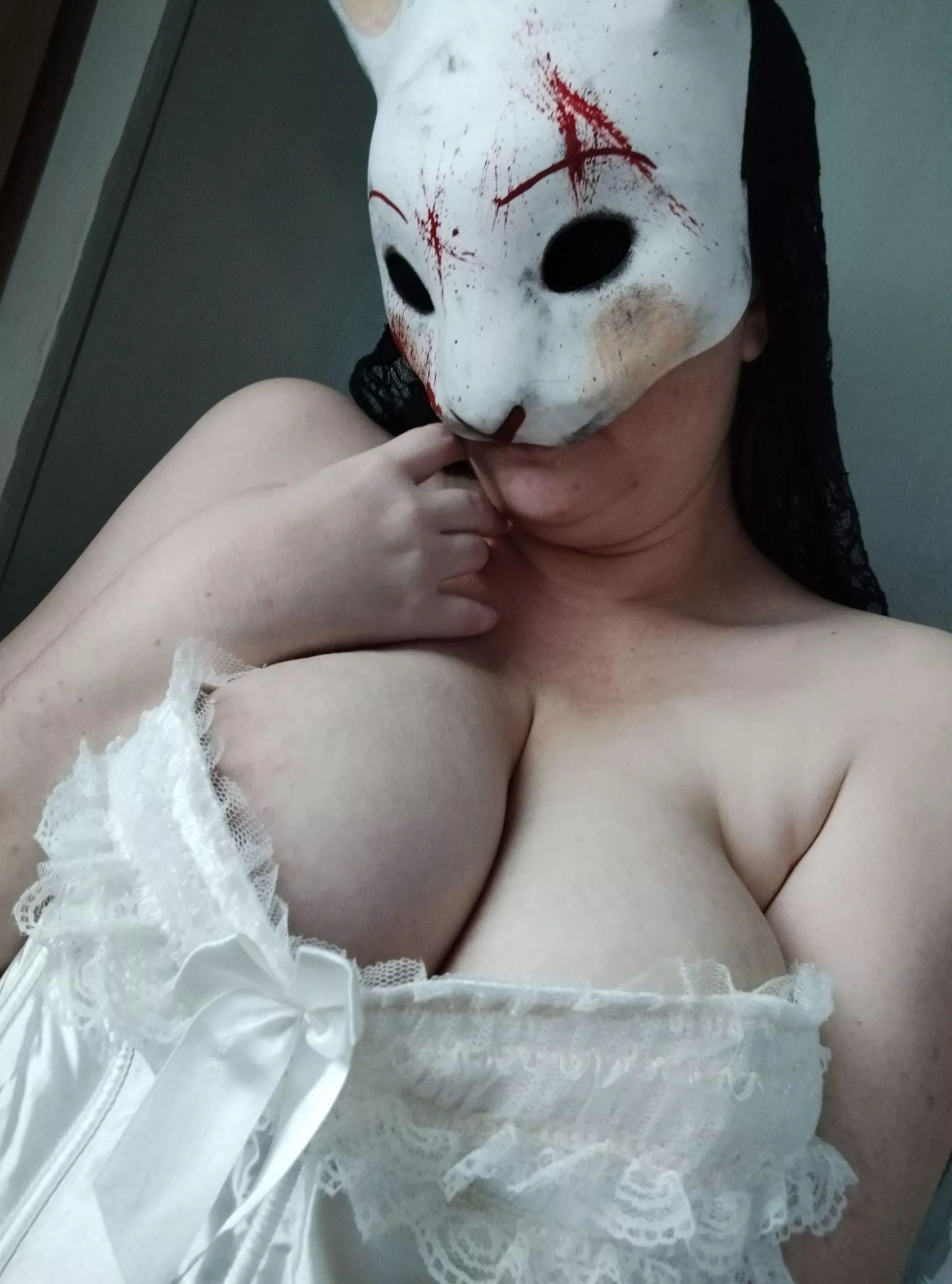 Today is my birthday!!! 🎁🐰 Does anyone want to be my company? 😋