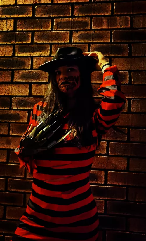 Wanna come over for a nightmare? I promise it’ll be unforgettable 😉
