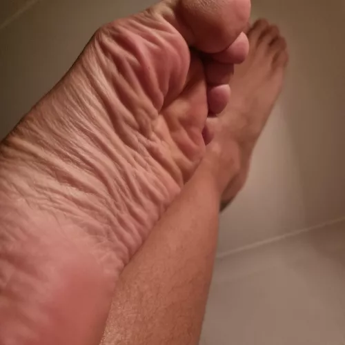Wanna lick my wrinkles? 😈 🦶🏼 