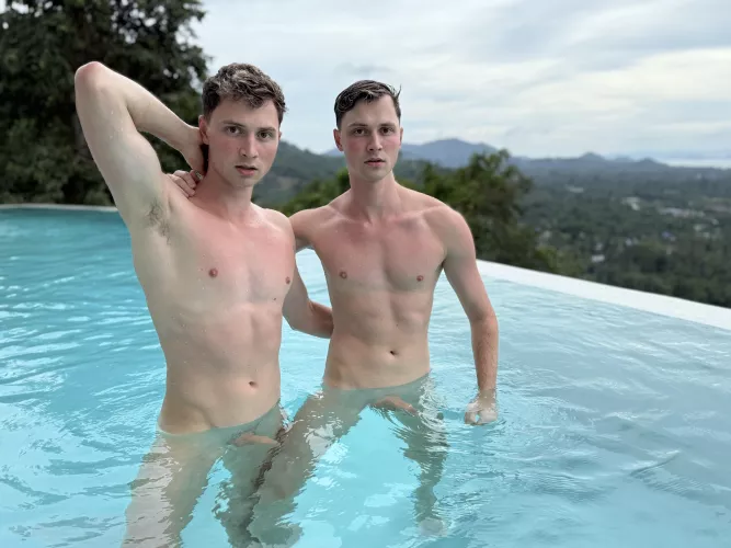 Wanna see us horny?😈