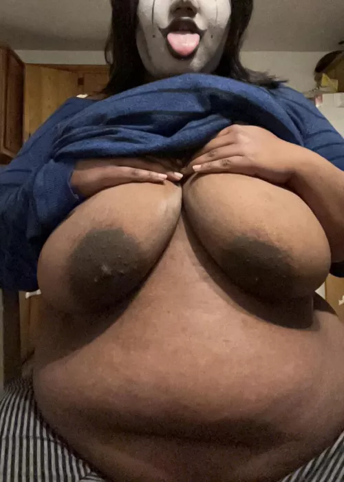 watch this fat clown grow