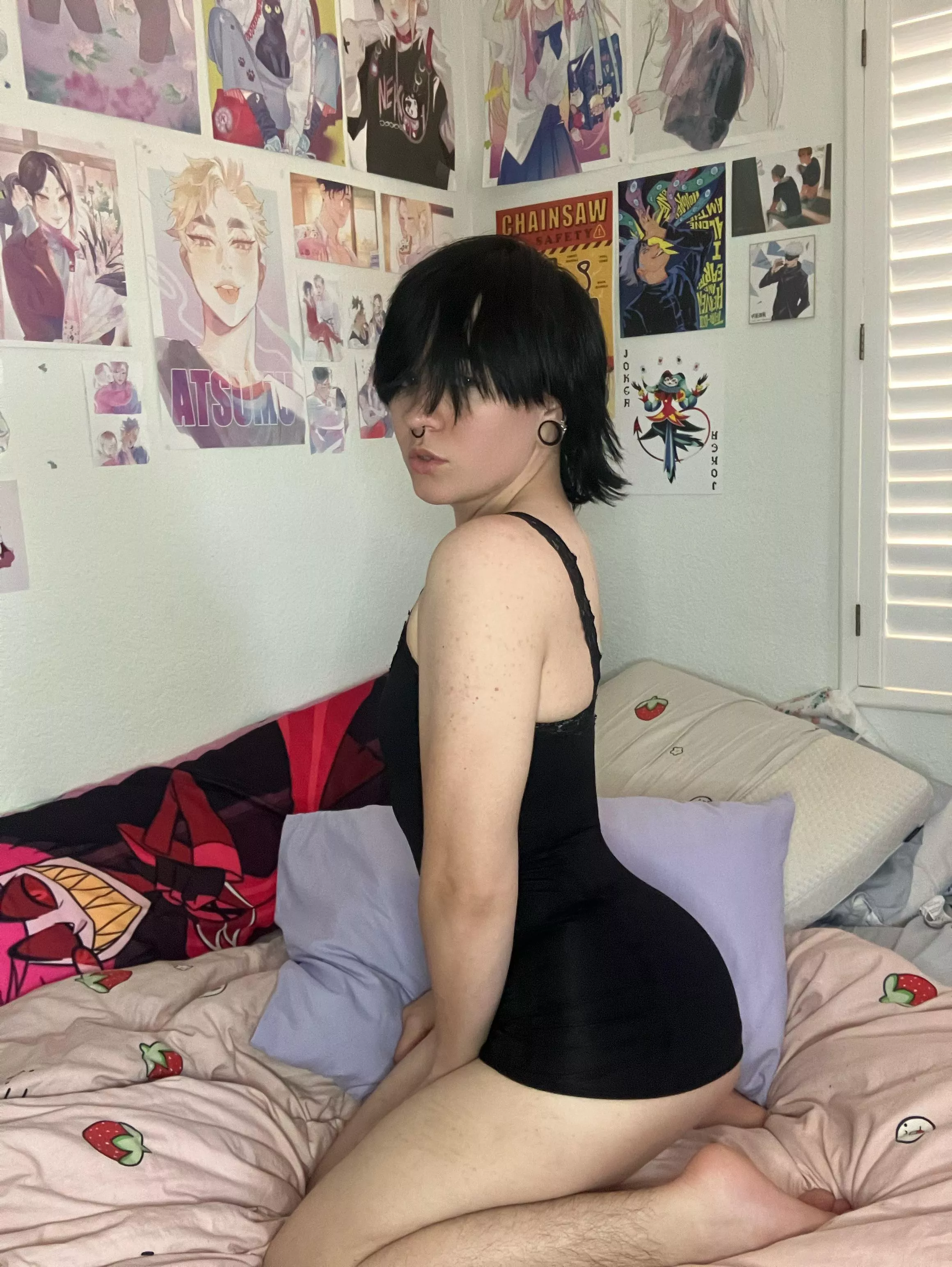 Whoever said this thing was a dress was lying out their ass