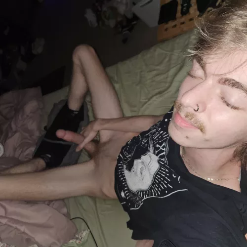 woke up with this big guy 