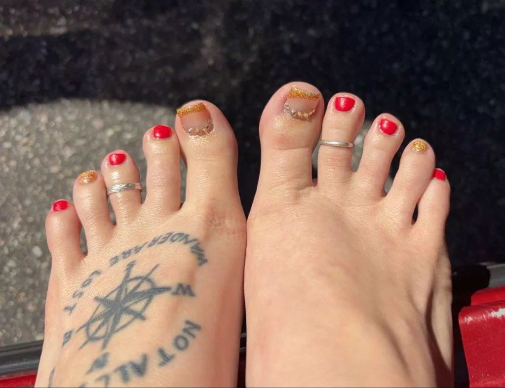 Worship my pretty feet in Philly Pa
