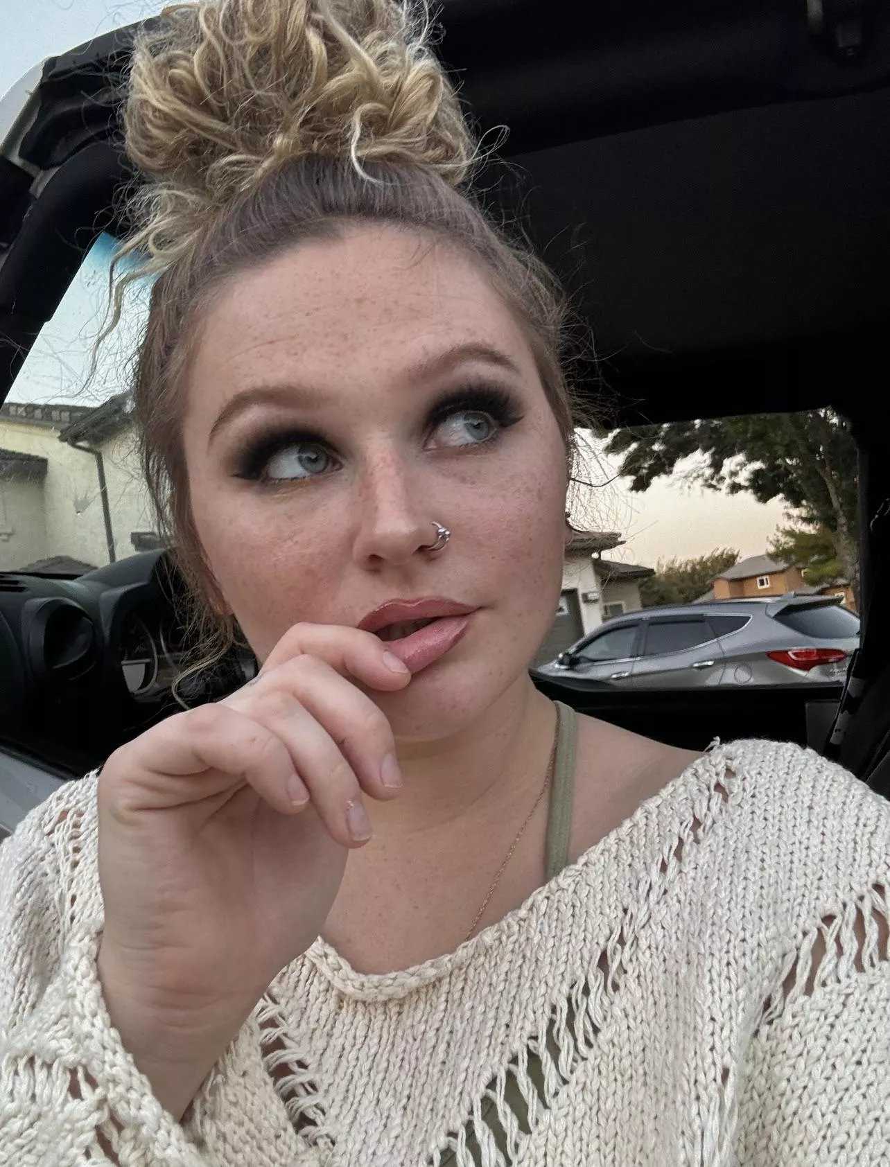 Would u allow a pic from a 29yo mom? ;)