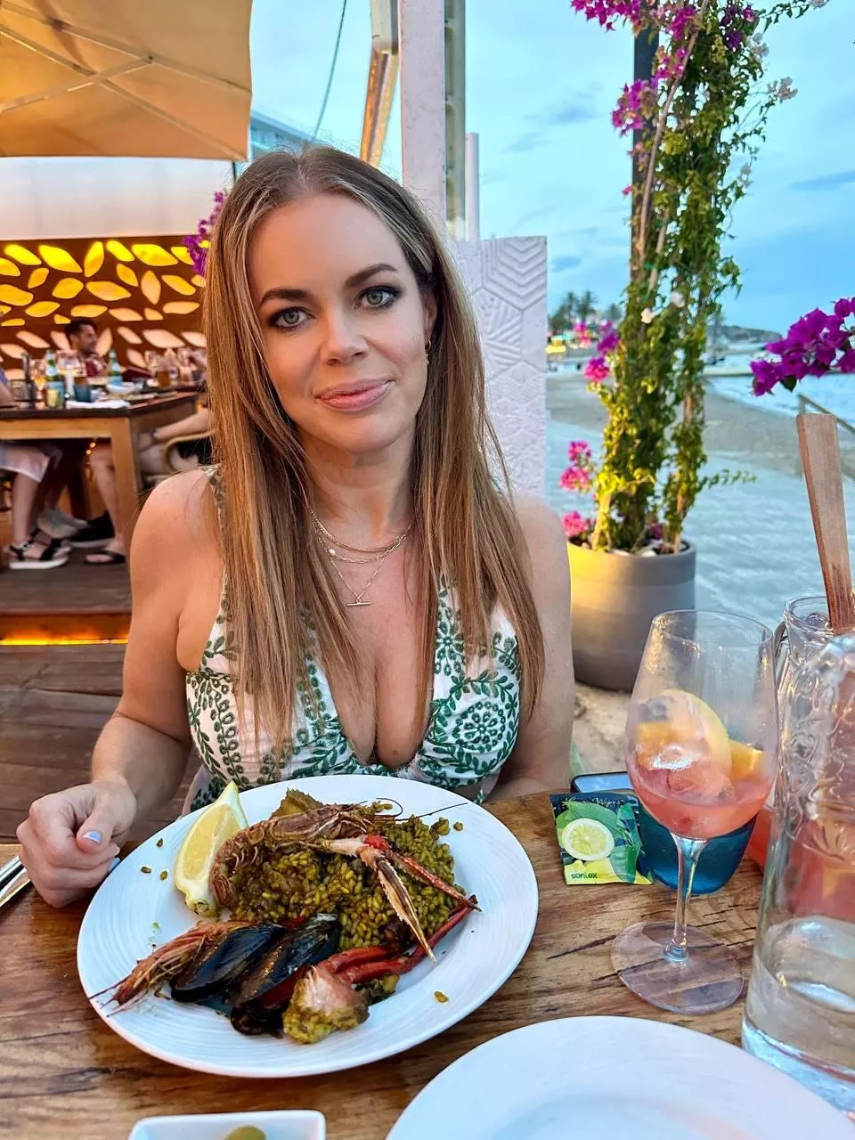 would you be to shy to date a gilf out in the public?