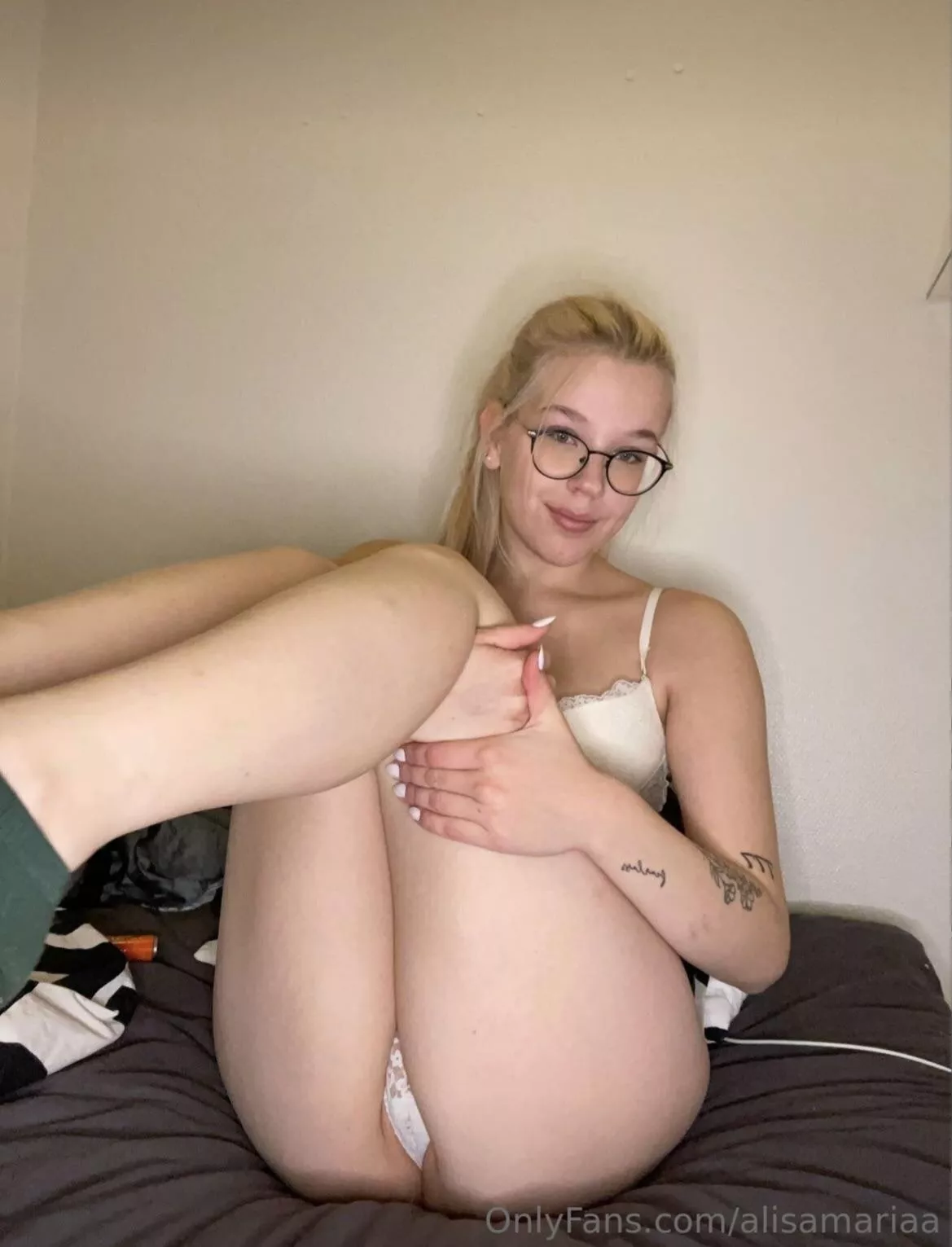 Would you fuck a Finnish teen? 💦 [f]19 